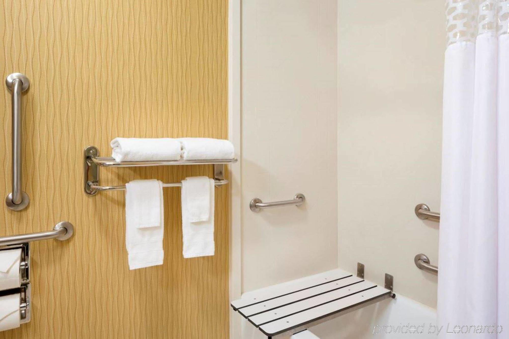 Hampton Inn Akron-Fairlawn Montrose Bagian luar foto