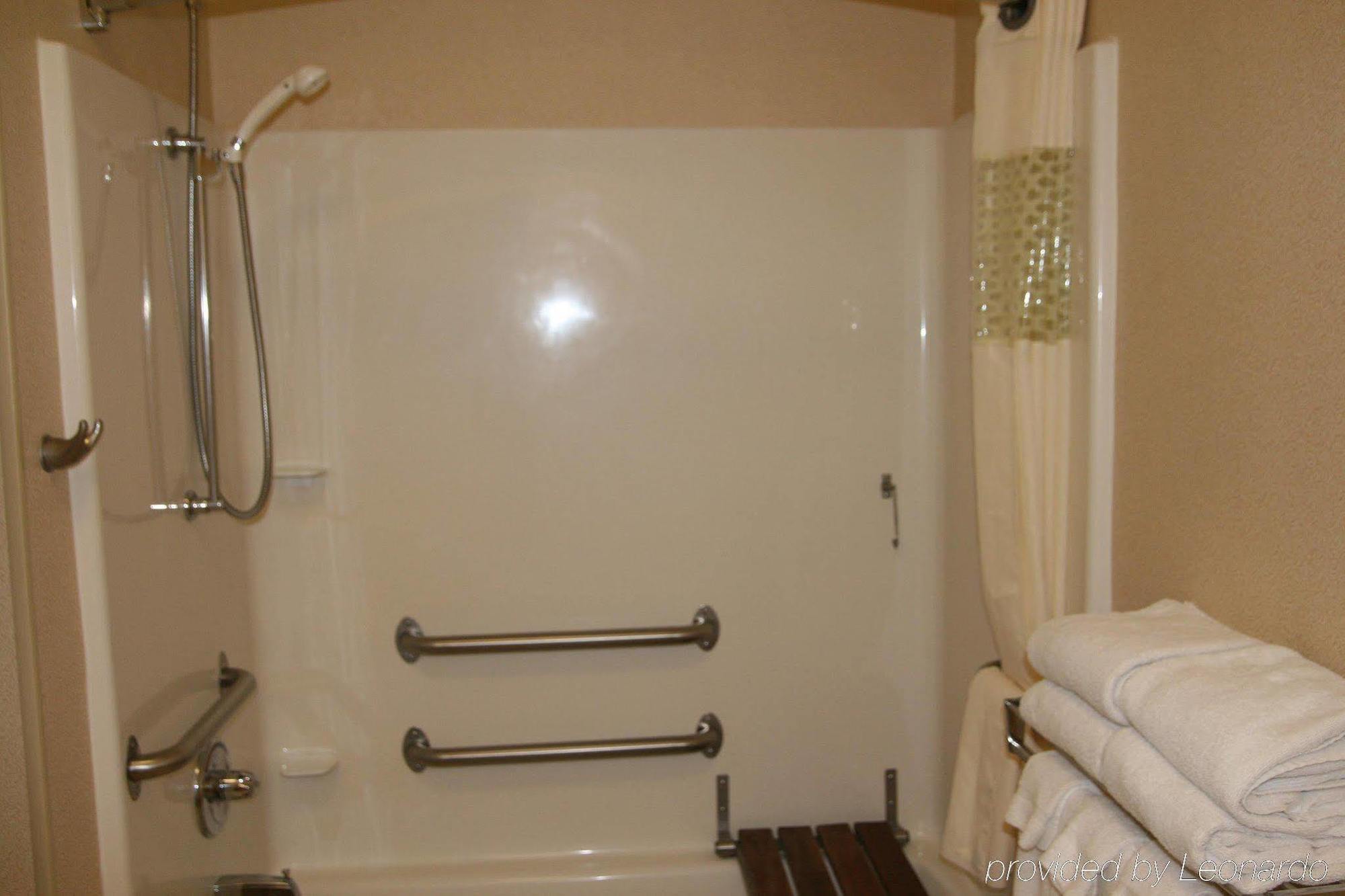 Hampton Inn Akron-Fairlawn Montrose Bagian luar foto